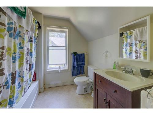 28 Wilson St Street, Seaforth, ON - Indoor Photo Showing Bathroom