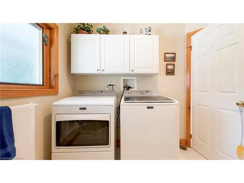 74397 Cardinal Court, Bluewater, ON - Indoor Photo Showing Laundry Room