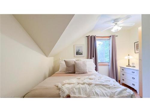 74397 Cardinal Court, Bluewater, ON - Indoor Photo Showing Bedroom