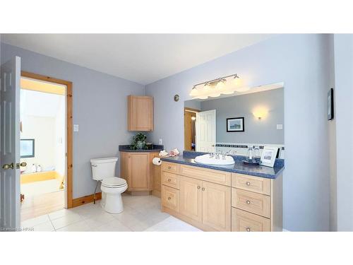 74397 Cardinal Court, Bluewater, ON - Indoor Photo Showing Bathroom