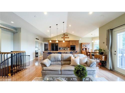 6055 Fischer Road, Mitchell, ON - Indoor Photo Showing Living Room