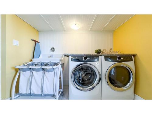 6055 Fischer Road, Mitchell, ON - Indoor Photo Showing Laundry Room