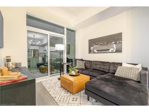 2514-9000 Jane Street Street, Vaughan, ON - Indoor Photo Showing Living Room