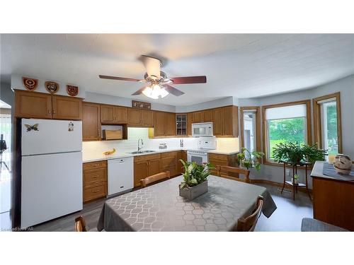 8 Blake Street, Ripley, ON - Indoor Photo Showing Kitchen