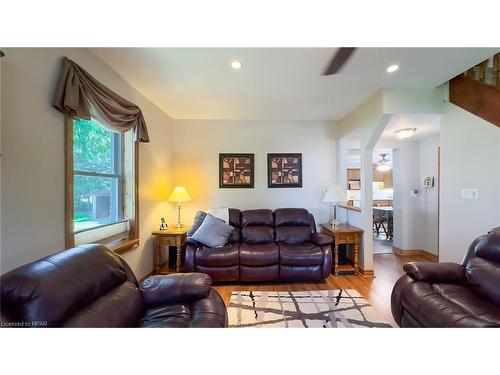 8 Blake Street, Ripley, ON - Indoor Photo Showing Living Room