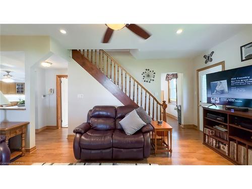 8 Blake Street, Ripley, ON - Indoor Photo Showing Living Room