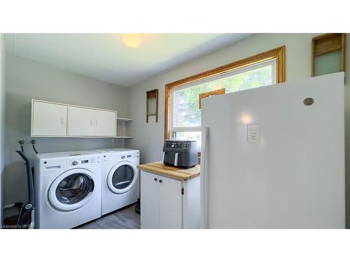 8 Blake Street, Ripley, ON - Indoor Photo Showing Laundry Room