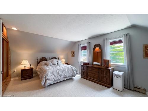 8 Blake Street, Ripley, ON - Indoor Photo Showing Bedroom