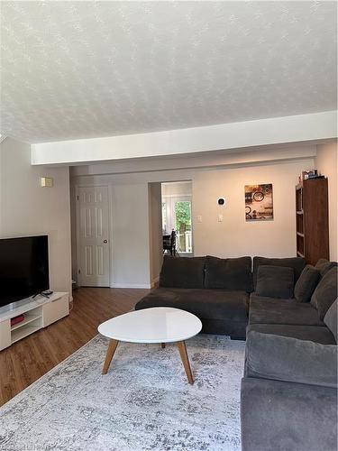 5-20 Southvale Road, St. Marys, ON - Indoor Photo Showing Living Room