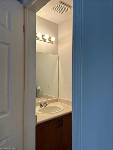 5-20 Southvale Road, St. Marys, ON - Indoor Photo Showing Bathroom