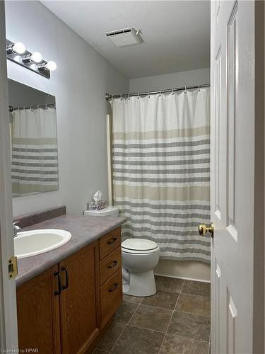 5-20 Southvale Road, St. Marys, ON - Indoor Photo Showing Bathroom