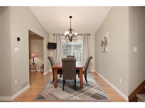 91 Norwood Court, Stratford, ON - Indoor Photo Showing Dining Room