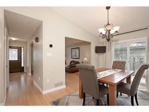 91 Norwood Court, Stratford, ON - Indoor Photo Showing Dining Room