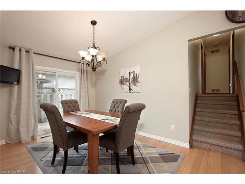 91 Norwood Court, Stratford, ON - Indoor Photo Showing Dining Room