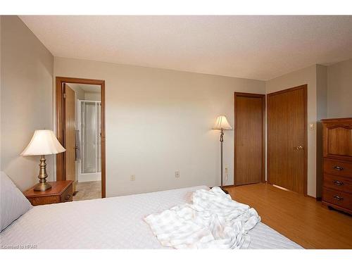 91 Norwood Court, Stratford, ON - Indoor Photo Showing Bedroom