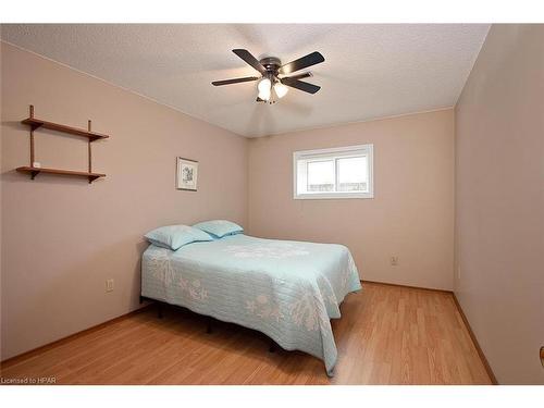 91 Norwood Court, Stratford, ON - Indoor Photo Showing Bedroom