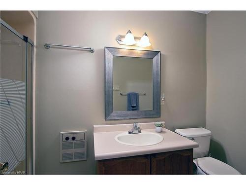 91 Norwood Court, Stratford, ON - Indoor Photo Showing Bathroom