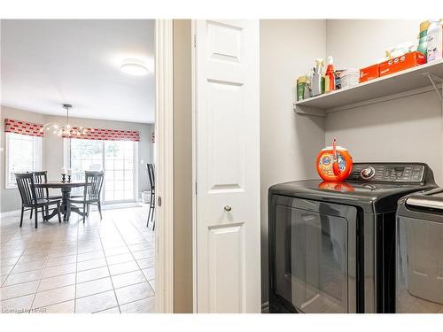 55 Stoneridge Boulevard, St. Marys, ON - Indoor Photo Showing Laundry Room