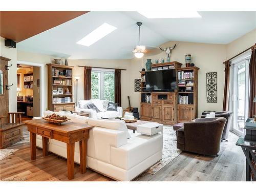 5132 10 Line, St. Marys, ON - Indoor Photo Showing Living Room