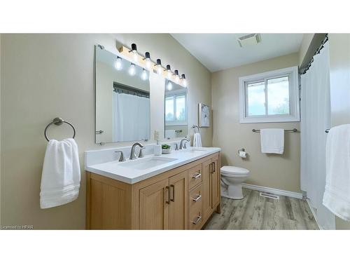 3813 Road 160, Mitchell, ON - Indoor Photo Showing Bathroom