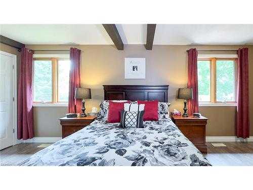 87 Napier Street, Mitchell, ON - Indoor Photo Showing Bedroom