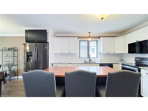 87 Napier Street, Mitchell, ON - Indoor Photo Showing Kitchen