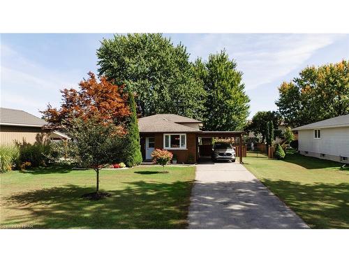 205 Spence Cr Crescent, Mitchell, ON - Outdoor