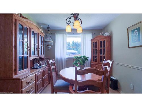 205 Spence Cr Crescent, Mitchell, ON - Indoor Photo Showing Dining Room