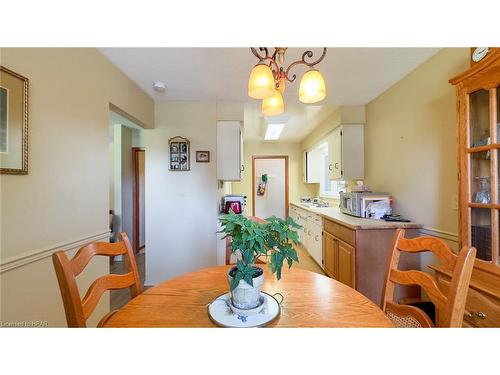 205 Spence Cr Crescent, Mitchell, ON - Indoor Photo Showing Dining Room