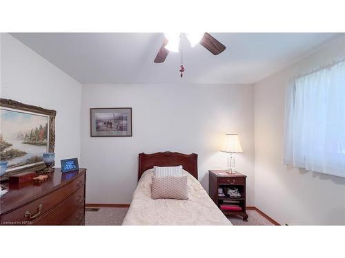 205 Spence Cr Crescent, Mitchell, ON - Indoor Photo Showing Bedroom