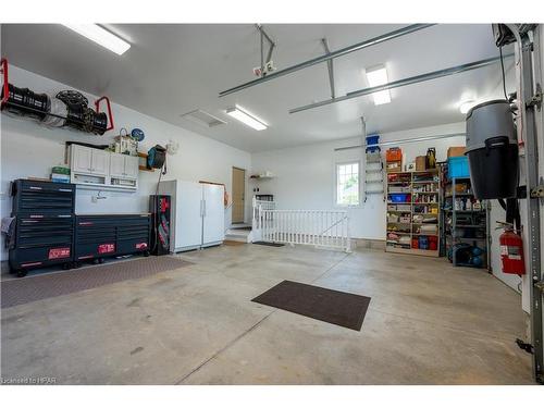 37 Oliver Crescent, Thamesford, ON - Indoor Photo Showing Garage