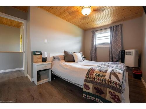 146 Simcoe Street, Exeter, ON - Indoor Photo Showing Bedroom