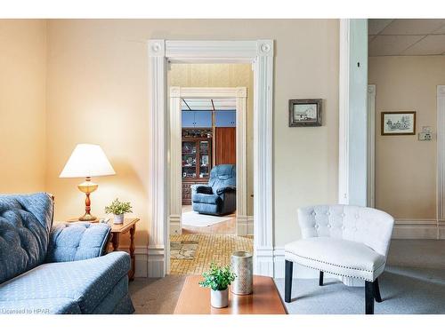 238 Church Street S, St. Marys, ON - Indoor Photo Showing Living Room