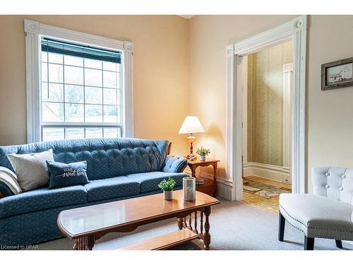 238 Church Street S, St. Marys, ON - Indoor Photo Showing Living Room