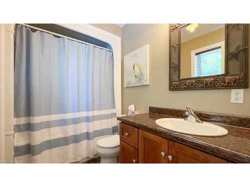 83 Sylvia Street, Mitchell, ON - Indoor Photo Showing Bathroom