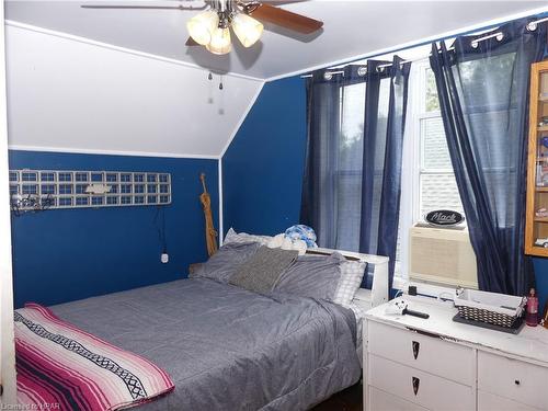 225 Mary Street, Clinton, ON - Indoor Photo Showing Bedroom