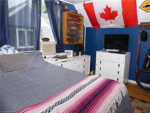 225 Mary Street, Clinton, ON - Indoor Photo Showing Bedroom