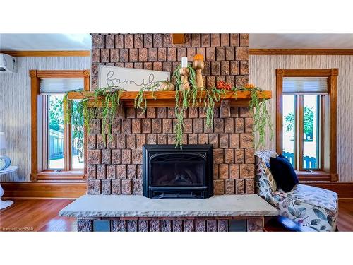 123 Elgin Avenue W, Goderich, ON - Indoor Photo Showing Living Room With Fireplace