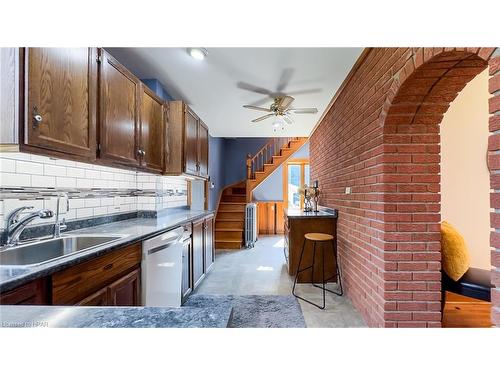 123 Elgin Avenue W, Goderich, ON - Indoor Photo Showing Kitchen