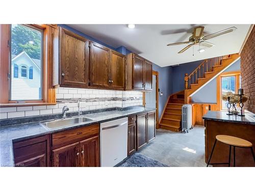 123 Elgin Avenue W, Goderich, ON - Indoor Photo Showing Kitchen