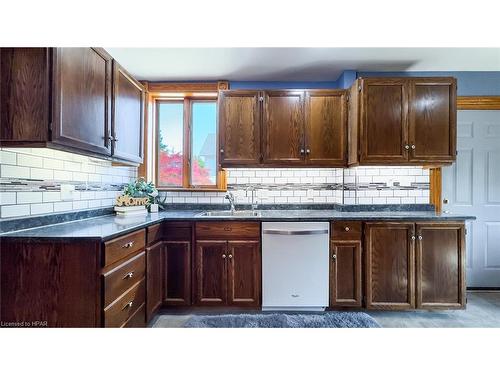 123 Elgin Avenue W, Goderich, ON - Indoor Photo Showing Kitchen With Double Sink