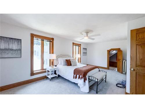 123 Elgin Avenue W, Goderich, ON - Indoor Photo Showing Bedroom