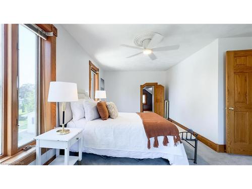 123 Elgin Avenue W, Goderich, ON - Indoor Photo Showing Bedroom