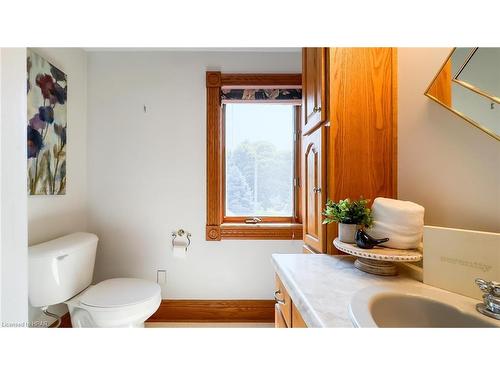 123 Elgin Avenue W, Goderich, ON - Indoor Photo Showing Bathroom