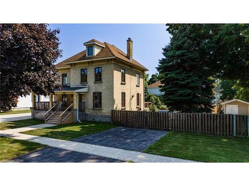 123 Elgin Avenue W, Goderich, ON - Outdoor