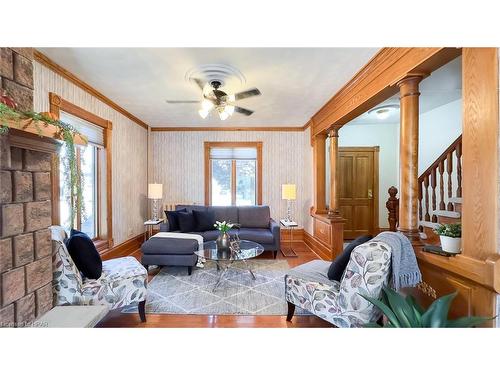 123 Elgin Avenue W, Goderich, ON - Indoor Photo Showing Living Room