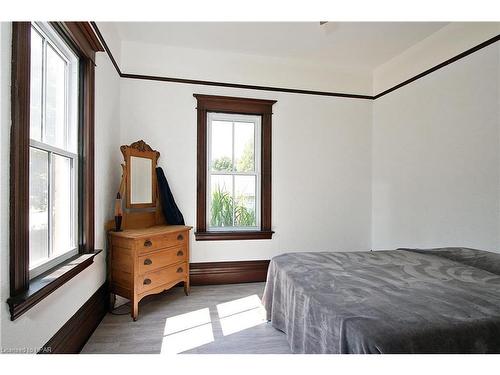 211 Jones Street W, St. Marys, ON - Indoor Photo Showing Bedroom