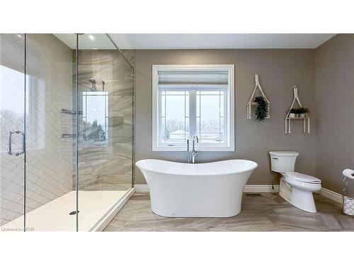 39941 Dinsley Terrace, Bluewater, ON - Indoor Photo Showing Bathroom