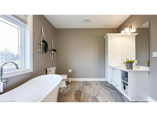 39941 Dinsley Terrace, Bluewater, ON - Indoor Photo Showing Bathroom