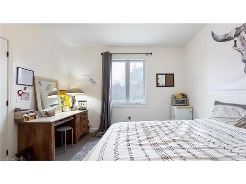 39941 Dinsley Terrace, Bluewater, ON - Indoor Photo Showing Bedroom